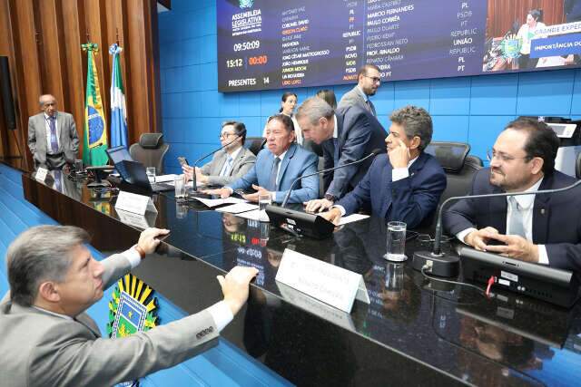 Deputados cancelam sess&atilde;o de quinta para pedir votos na reta final de campanha