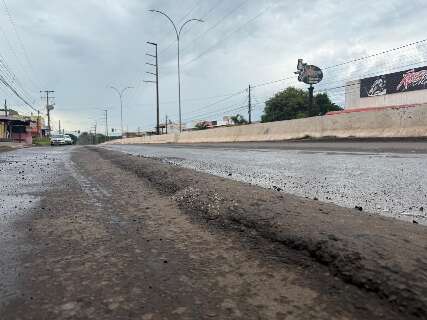 Ondula&ccedil;&atilde;o no asfalto derruba pedestres e motociclistas na Euler