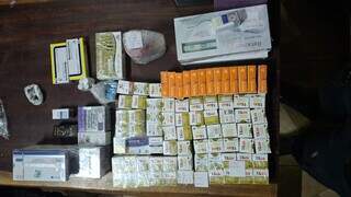 Fuga em zigue-zague termina com carga de medicamentos e 14 iPhones apreendidos