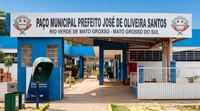 Secret&aacute;rio disputa concurso p&uacute;blico que ele mesmo contratou