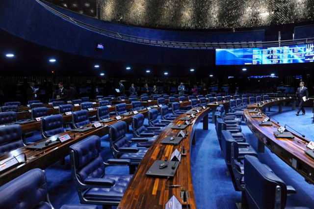 Senado leva fim da escala 6x1 ao plen&aacute;rio na ter&ccedil;a-feira