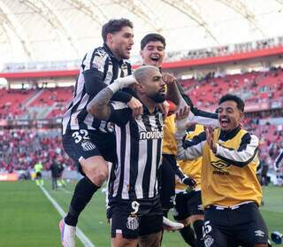 S&atilde;o Paulo e Santos fazem cl&aacute;ssico atrasado pelo Brasileir&atilde;o