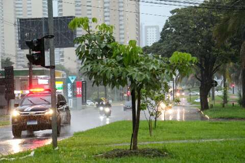 Elei&ccedil;&atilde;o ser&aacute; debaixo d&rsquo;&aacute;gua? MS tem dois alertas de tempestade no domingo 