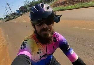 Em cima da ‘Negona’, John pedalou 7 mil km do Ceará a Campo Grande Em cima da ‘Negona’, John pedalou 7 mil km do Ceará a Campo Grande