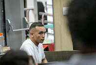 Cabeleireiro que matou amiga de namorada por ci&uacute;me &eacute; condenado