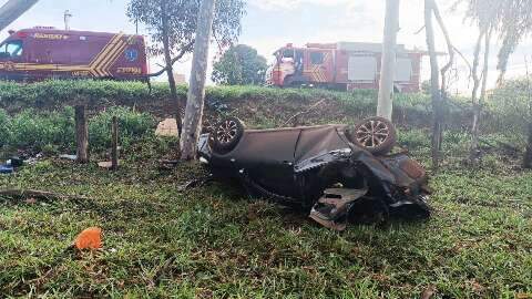 Homem morre ap&oacute;s Corolla capotar na BR-376, entre Dourados e F&aacute;tima do Sul