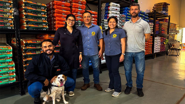 Pet shop cresce na Rua da Divisão e vira aliado de quem mora na região
