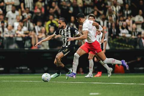 Bernard marca e Atl&eacute;tico-MG vence Bragantino por 1 a 0