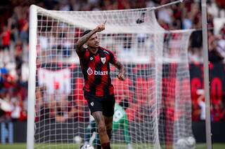 Atlético-GO vence América-MG e chega a 6 triunfos em 8 rodadas Atlético-GO vence América-MG e chega a 6 triunfos em 8 rodadas
