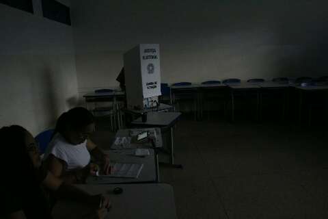 Urnas t&ecirc;m bateria e falta de luz n&atilde;o impede vota&ccedil;&atilde;o, refor&ccedil;a TRE-MS
