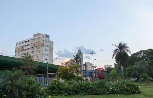 MS amanhece com sol, mas previs&atilde;o aponta chuva e temporais neste domingo