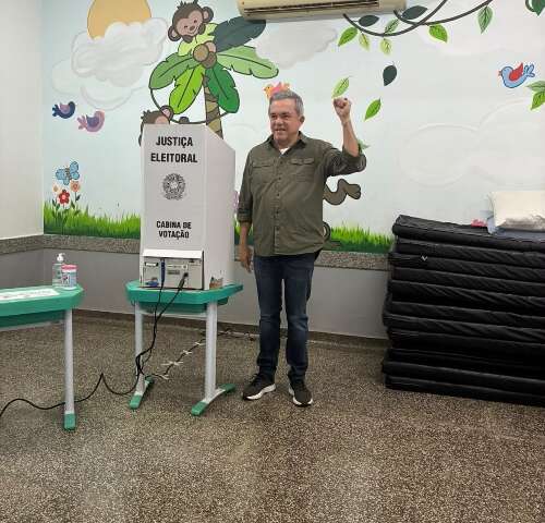 Otimista com a vit&oacute;ria, Vander antecipa hora de votar: &ldquo;t&ocirc; no p&aacute;reo&rdquo;