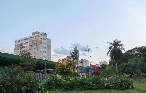 MS amanhece com sol, mas previs&atilde;o aponta chuva e temporais neste domingo