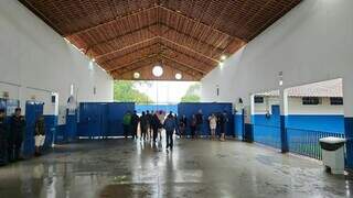 Segundo maior colégio eleitoral, Plínio Barbosa fica vazio durante chuva Segundo maior colégio eleitoral, Plínio Barbosa fica vazio durante chuva