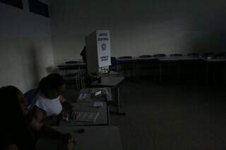 Urnas t&ecirc;m bateria e falta de luz n&atilde;o impede vota&ccedil;&atilde;o, refor&ccedil;a TRE-MS