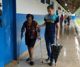 Segundo maior colégio eleitoral, Plínio Barbosa fica vazio durante chuva Segundo maior colégio eleitoral, Plínio Barbosa fica vazio durante chuva
