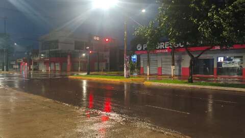Chuva causa falta de energia em cidades de MS, mas vota&ccedil;&atilde;o segue normalmente