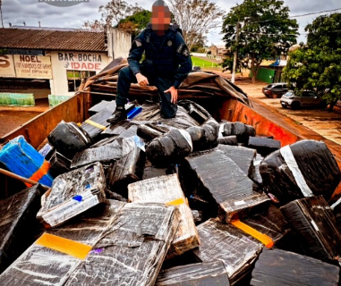 Carreta com 2,5 toneladas de maconha &eacute; descoberta em meio &agrave; carga de couro