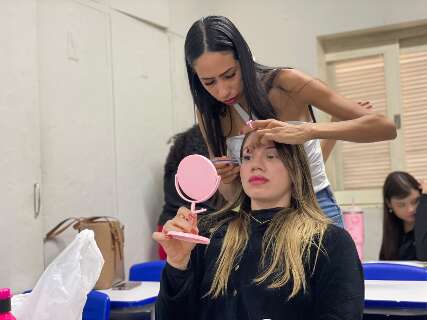 Curso gratuito abre vagas para jovens aprenderem a fazer design de sobrancelhas