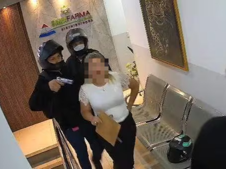 Dupla rende funcion&aacute;rios de farm&aacute;cia e acaba presa durante fuga