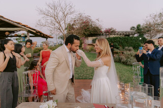Casamento em mirante teve piano, pôr do sol e 10 convidados Casamento em mirante teve piano, pôr do sol e 10 convidados