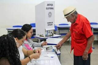 Desistir de votar n&atilde;o muda a pol&iacute;tica: entrega a decis&atilde;o aos outros