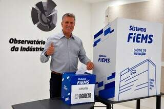 Régis Comarella é reeleito para liderar setor de carnes em nova fase de expansão Régis Comarella é reeleito para liderar setor de carnes em nova fase de expansão