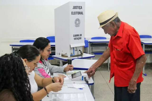 Desistir de votar n&atilde;o muda a pol&iacute;tica: entrega a decis&atilde;o aos outros