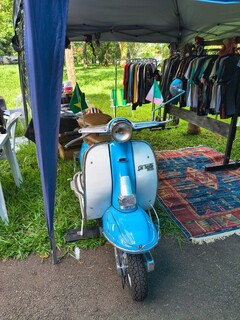 &ldquo;Mineirinha&rdquo; de 62 anos vira estrela de barraca para motociclistas