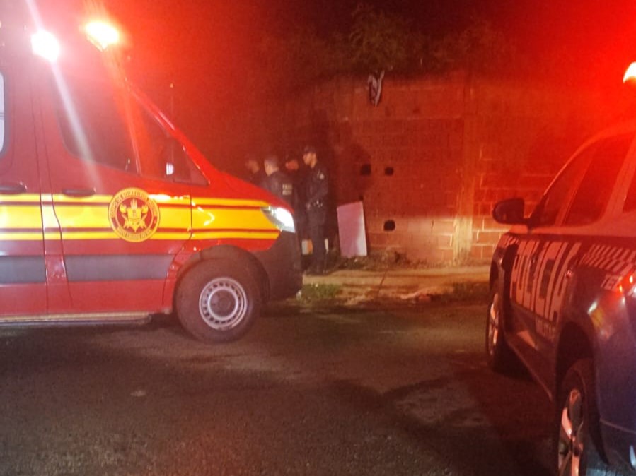 Briga em confraternização termina com homem esfaqueado