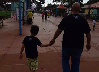 Filho autista inspirou pai policial a criar manual de abordagens