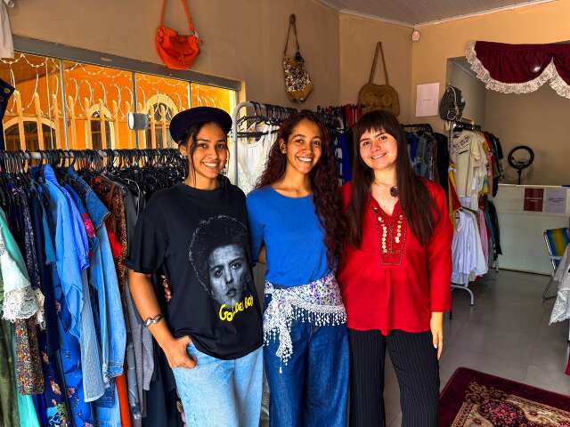 Amigas juntam estilos e criam brech&oacute; com sala de pe&ccedil;as a R$ 10,00