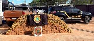 PF apreende Hilux clonada com 1,8 tonelada de maconha em casa abandonada PF apreende Hilux clonada com 1,8 tonelada de maconha em casa abandonada