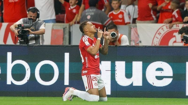 Inter vence Corinthians em noite de dois empates pelo Brasileirão