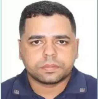 Alvo de operação contra tráfico foi preso com arma e munições em sofá Alvo de operação contra tráfico foi preso com arma e munições em sofá