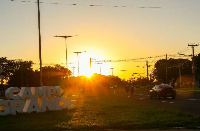 Term&ocirc;metros batem 42&deg;C e temporais amea&ccedil;am MS nesta quinta-feira