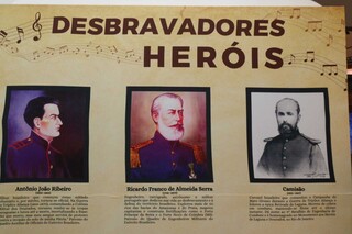Pesquisadores encontram 92 letras de hinos do MS descartadas Pesquisadores encontram 92 letras de hinos do MS descartadas