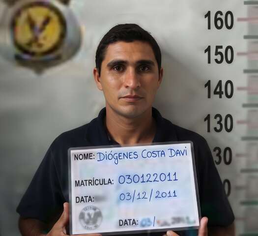 L&iacute;der de rebeli&atilde;o em 2005 volta &agrave; pris&atilde;o por suspeita de assassinatos em s&eacute;rie