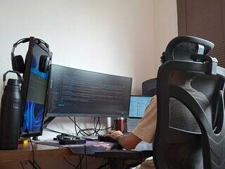 Postura 100% reta o dia todo no trabalho pode ser ainda mais prejudicial