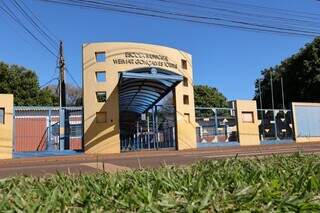 Dourados retoma licitação de R$ 1,1 milhão para instalar câmeras em escolas Dourados retoma licitação de R$ 1,1 milhão para instalar câmeras em escolas