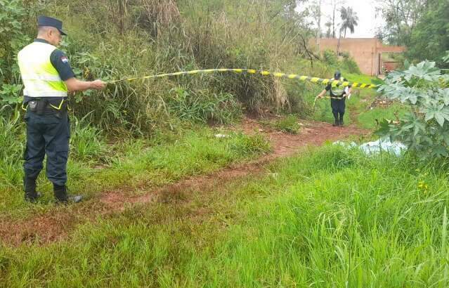 Corpo carbonizado e com membros decepados &eacute; encontrado em matagal