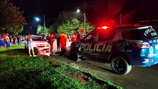 Homem é executado por dupla em moto enquanto comprava cerveja Homem é executado por dupla em moto enquanto comprava cerveja