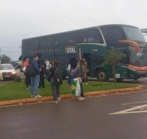 Pane em &ocirc;nibus de viagem deixa passageiros aguardando por 5h em Bataguassu