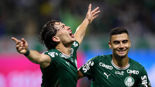 Palmeiras domina d&eacute;rbi e amplia crise do Corinthians no Brasileir&atilde;o