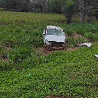 Homem morre após colisão frontal entre carro e carreta na BR-163 Homem morre após colisão frontal entre carro e carreta na BR-163