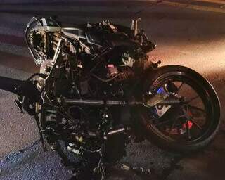 Motociclista morre ap&oacute;s ser atingido por ambul&acirc;ncia em rodovia de Terenos