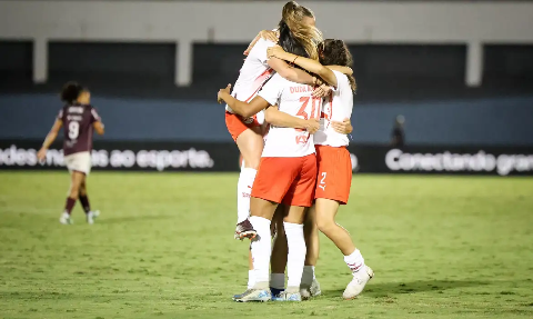 Bragantino supera Ferrovi&aacute;ria no primeiro duelo das quartas