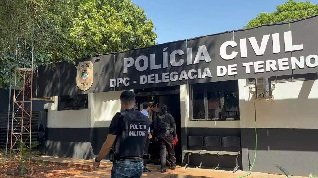 Motociclista morre após ser atingido por ambulância em rodovia de Terenos