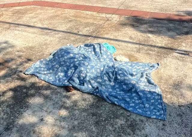 Mulher &eacute; encontrada morta na cal&ccedil;ada na regi&atilde;o da Antiga Rodovi&aacute;ria