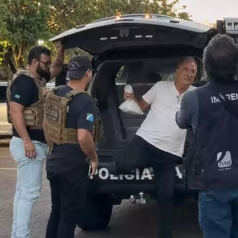 A dois dias de 1&ordf; audi&ecirc;ncia, m&eacute;dico r&eacute;u por feminic&iacute;dio &eacute; levado para hospital